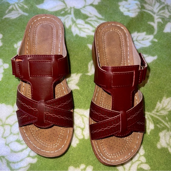Size 7 Leather Summer sandals wedge Slip on Mules brown lightweight, like new. - Picture 7 of 12
